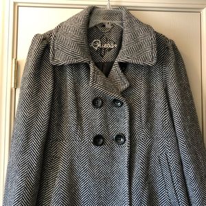 Guess black and white chevron pattern pea coat